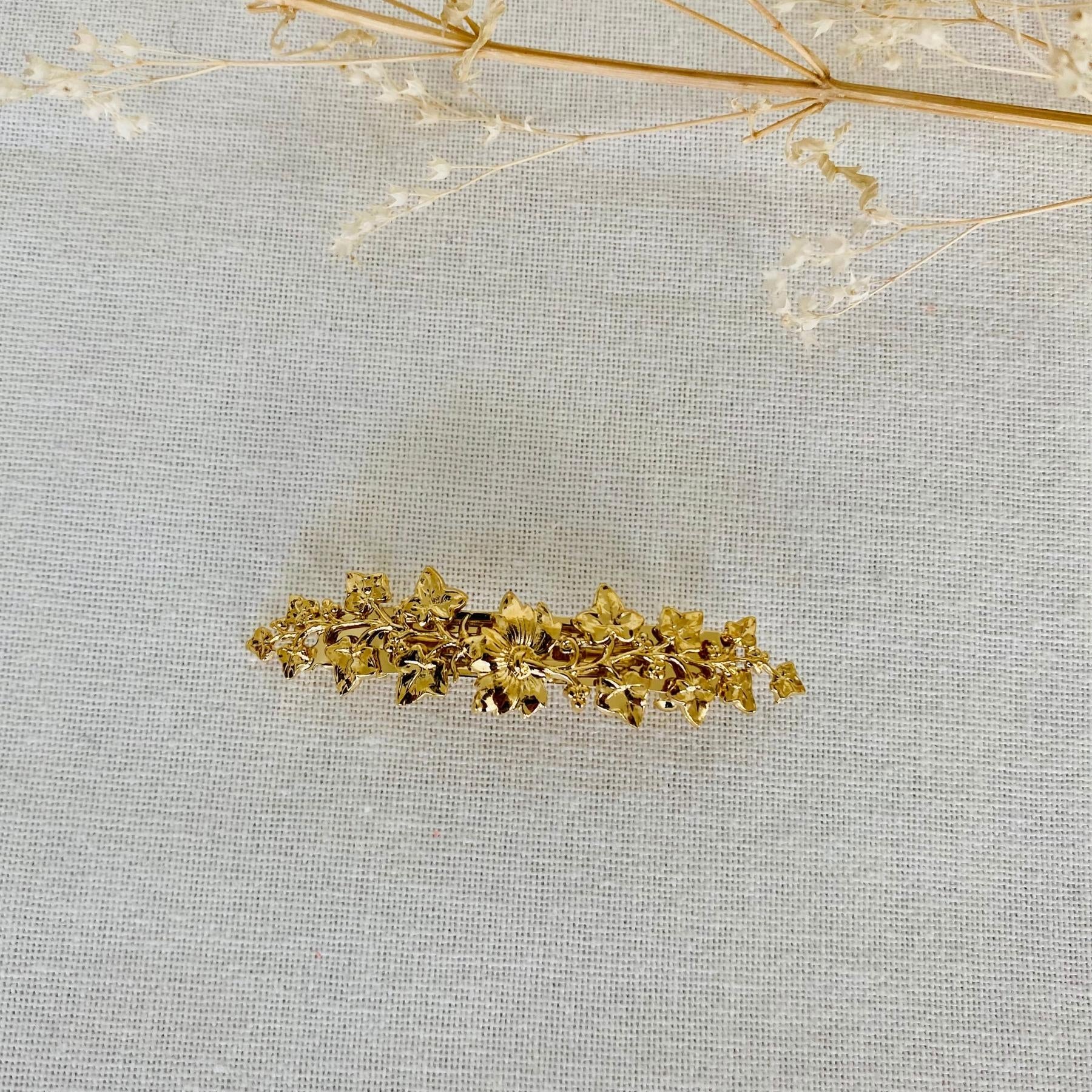 Petite barrette à cheveux dorée en métal fleurs originale et chic