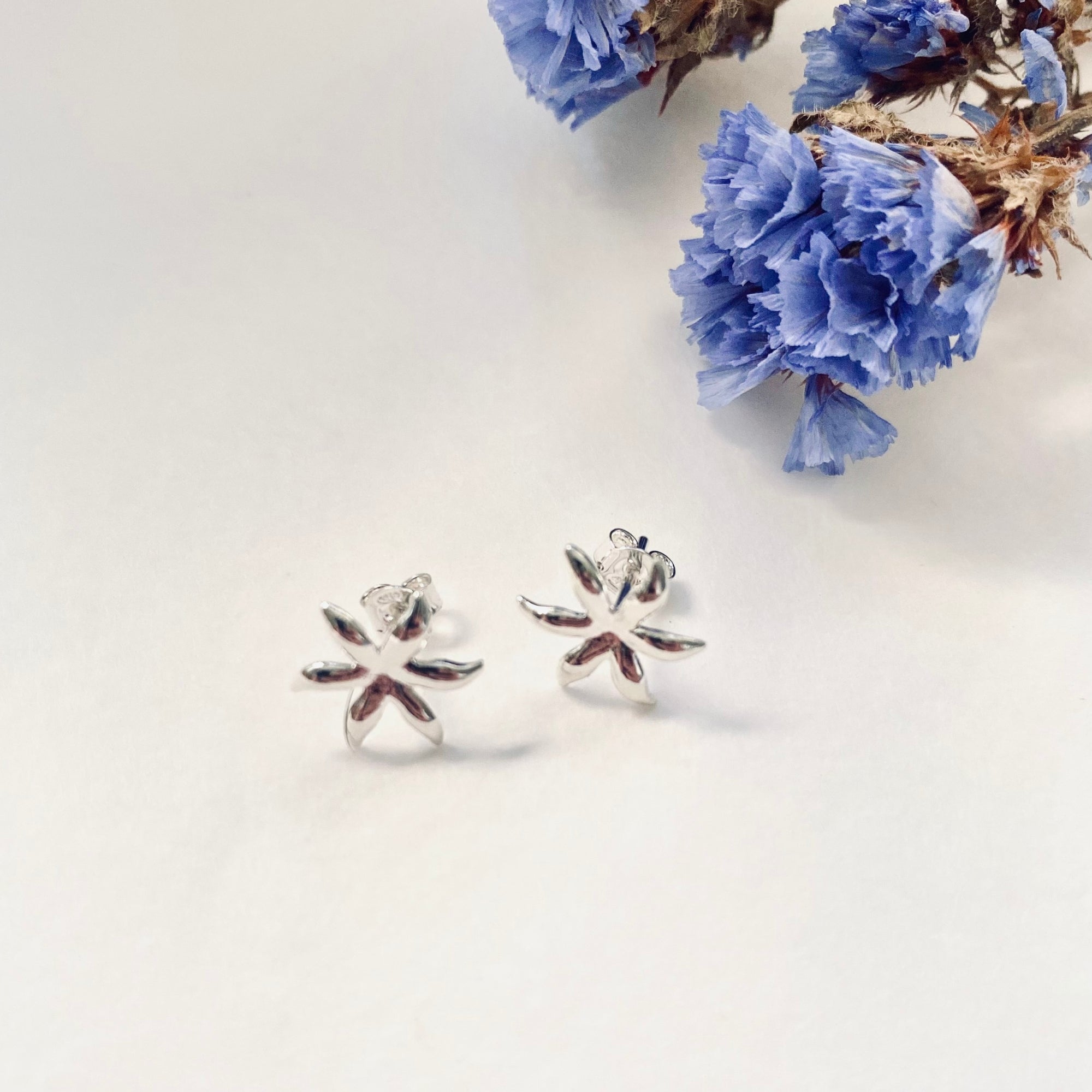 Boucles d'oreilles puces étoiles argentées made in France