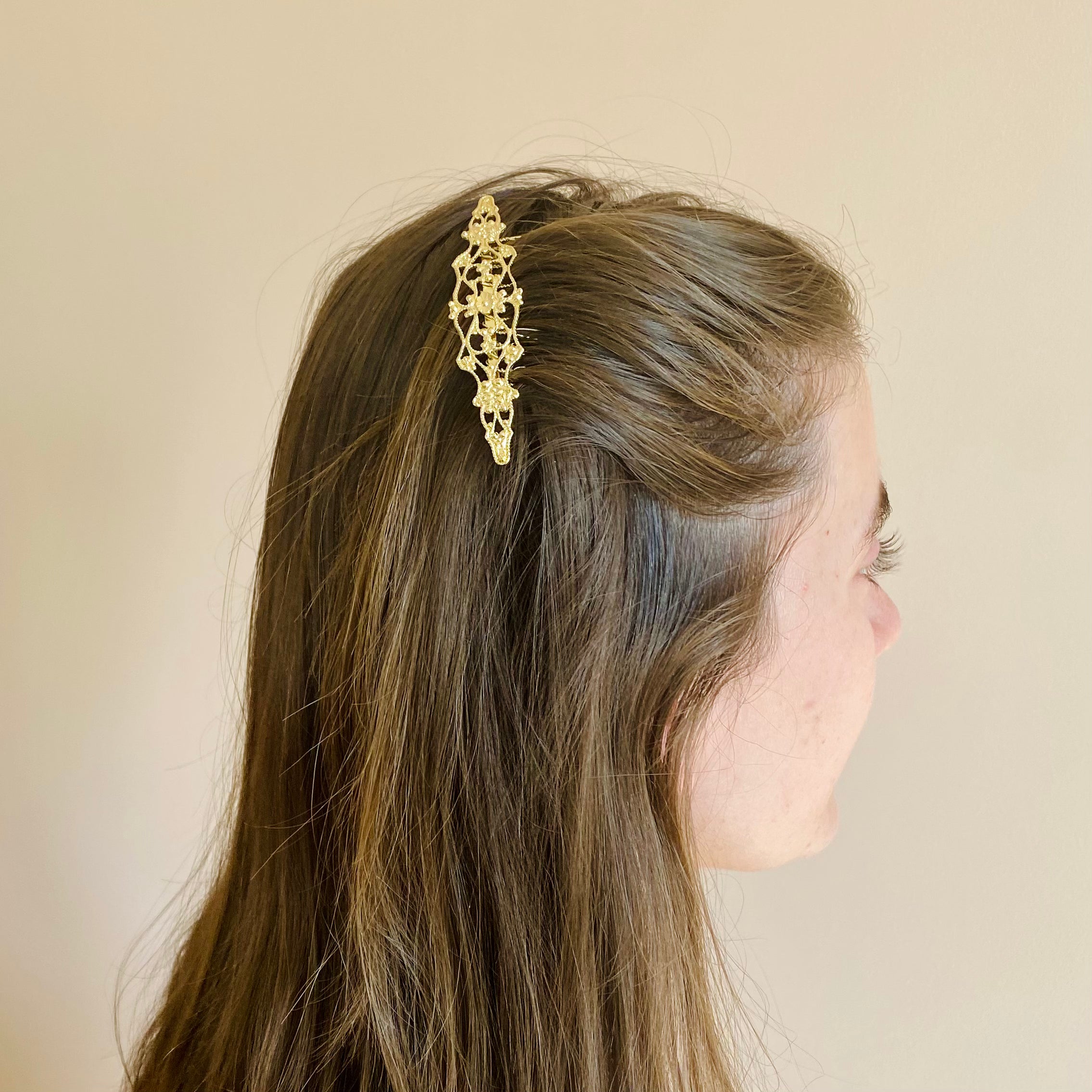 Peigne à cheveux doré décoratif mariage motif fleuri élégant chic femme