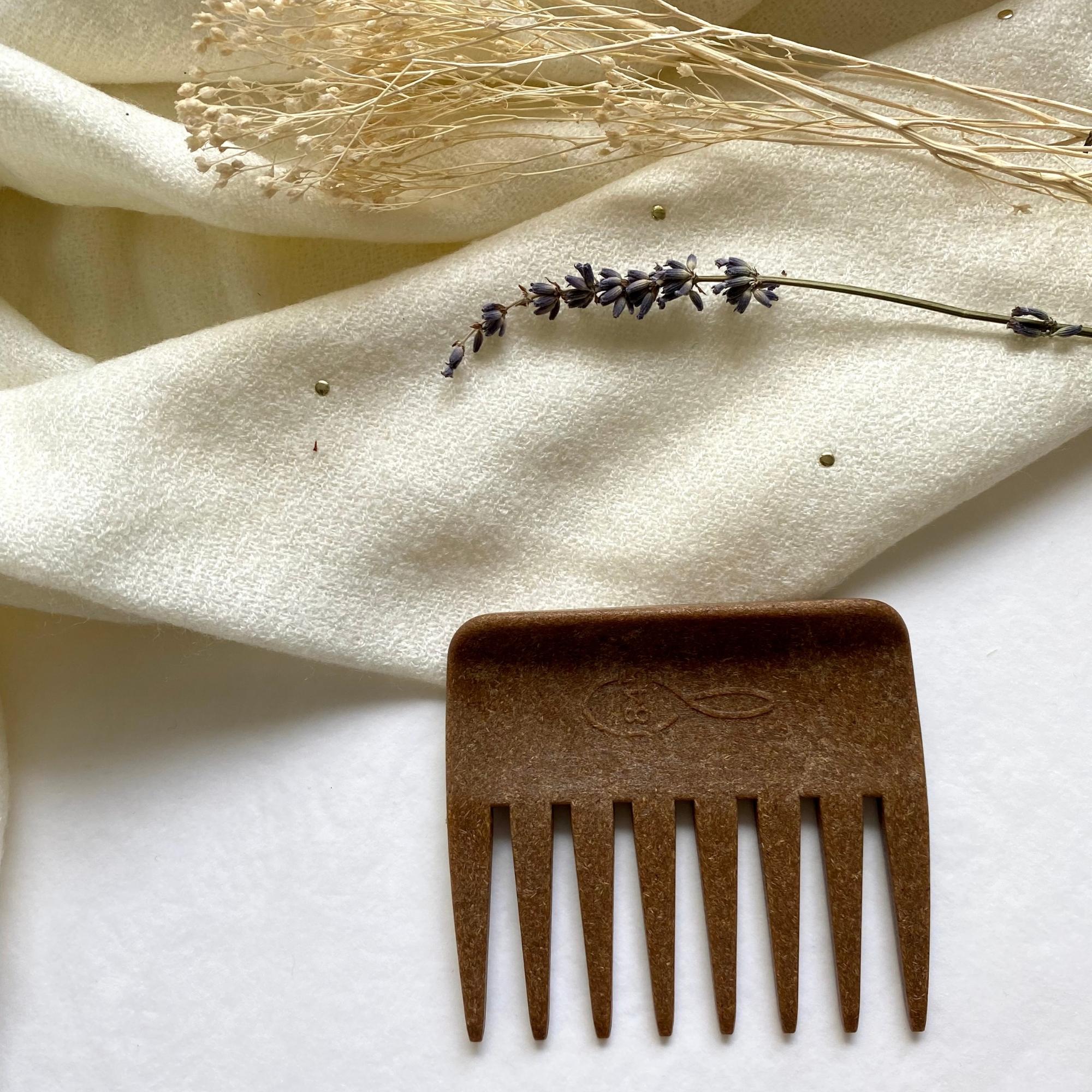 Peigne à cheveux spécial boucles à dents larges écologique made in France