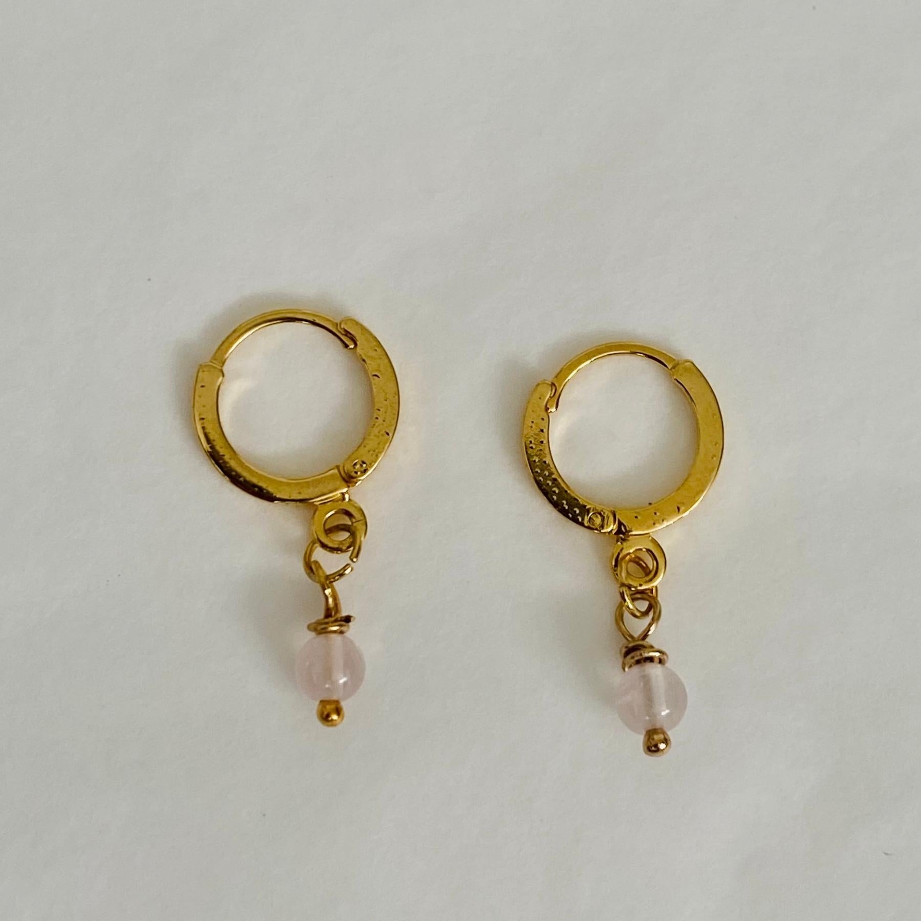Boucles d'oreilles dorées pierres semi précieuses 